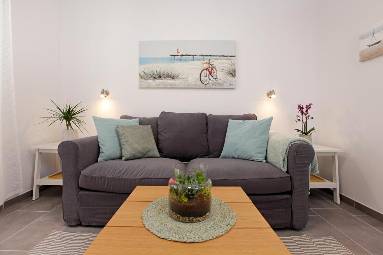 Santa Cruz Apartments Supetar Eksteriør bilde