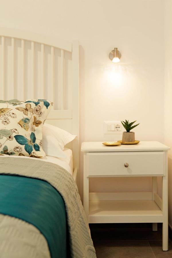 Santa Cruz Apartments Supetar Eksteriør bilde