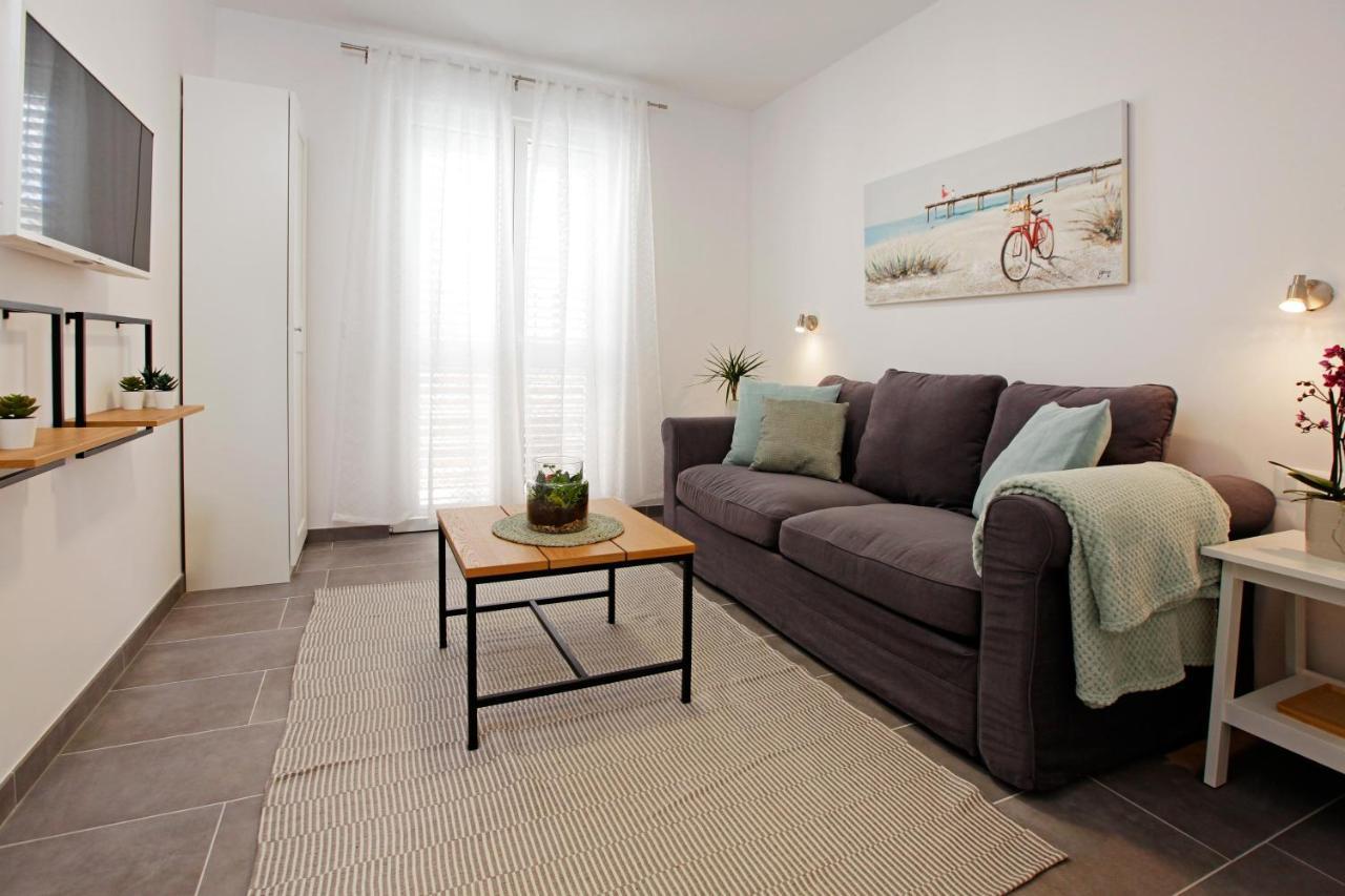 Santa Cruz Apartments Supetar Eksteriør bilde