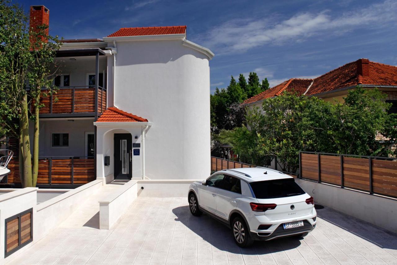 Santa Cruz Apartments Supetar Eksteriør bilde