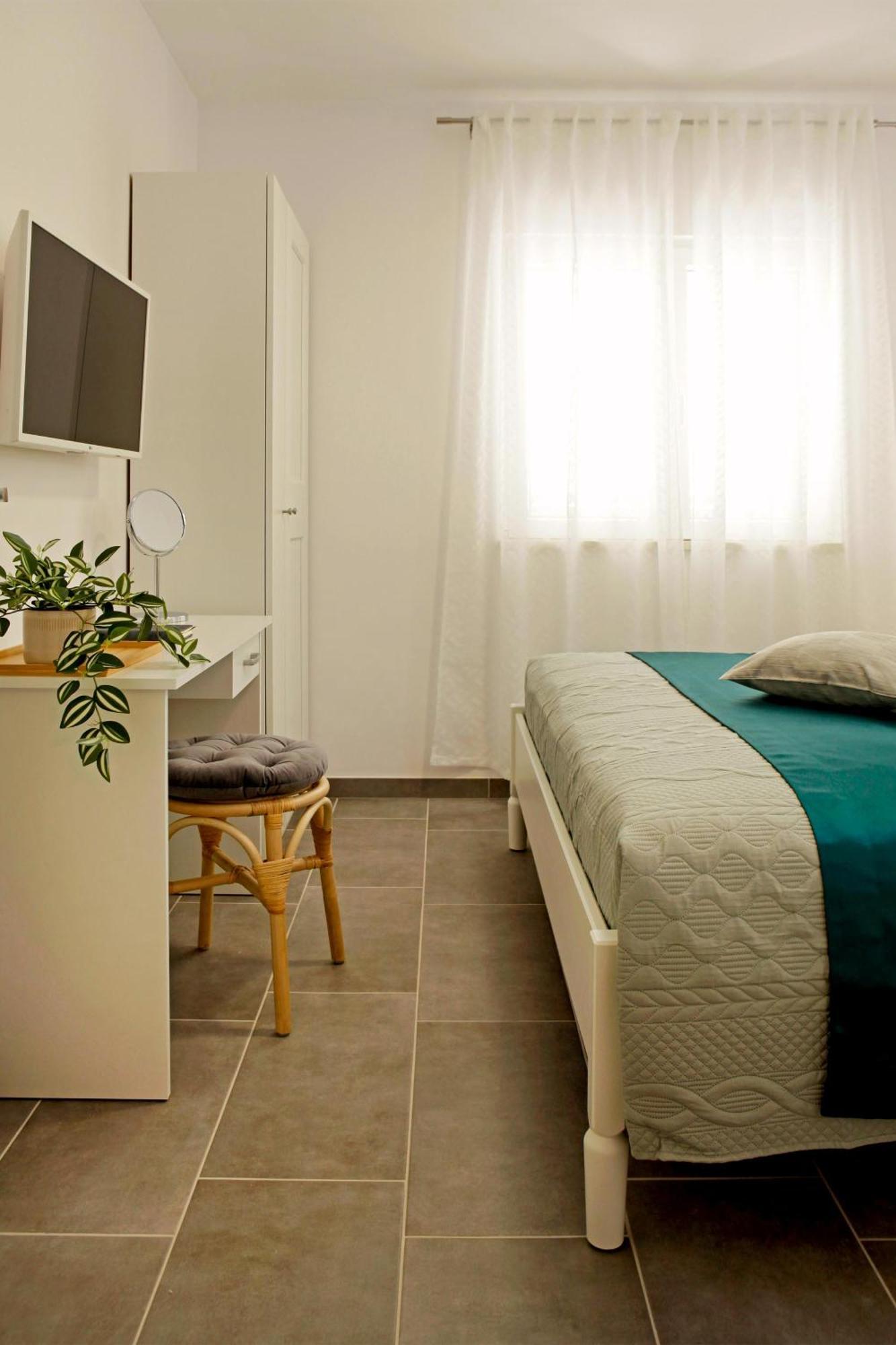 Santa Cruz Apartments Supetar Eksteriør bilde