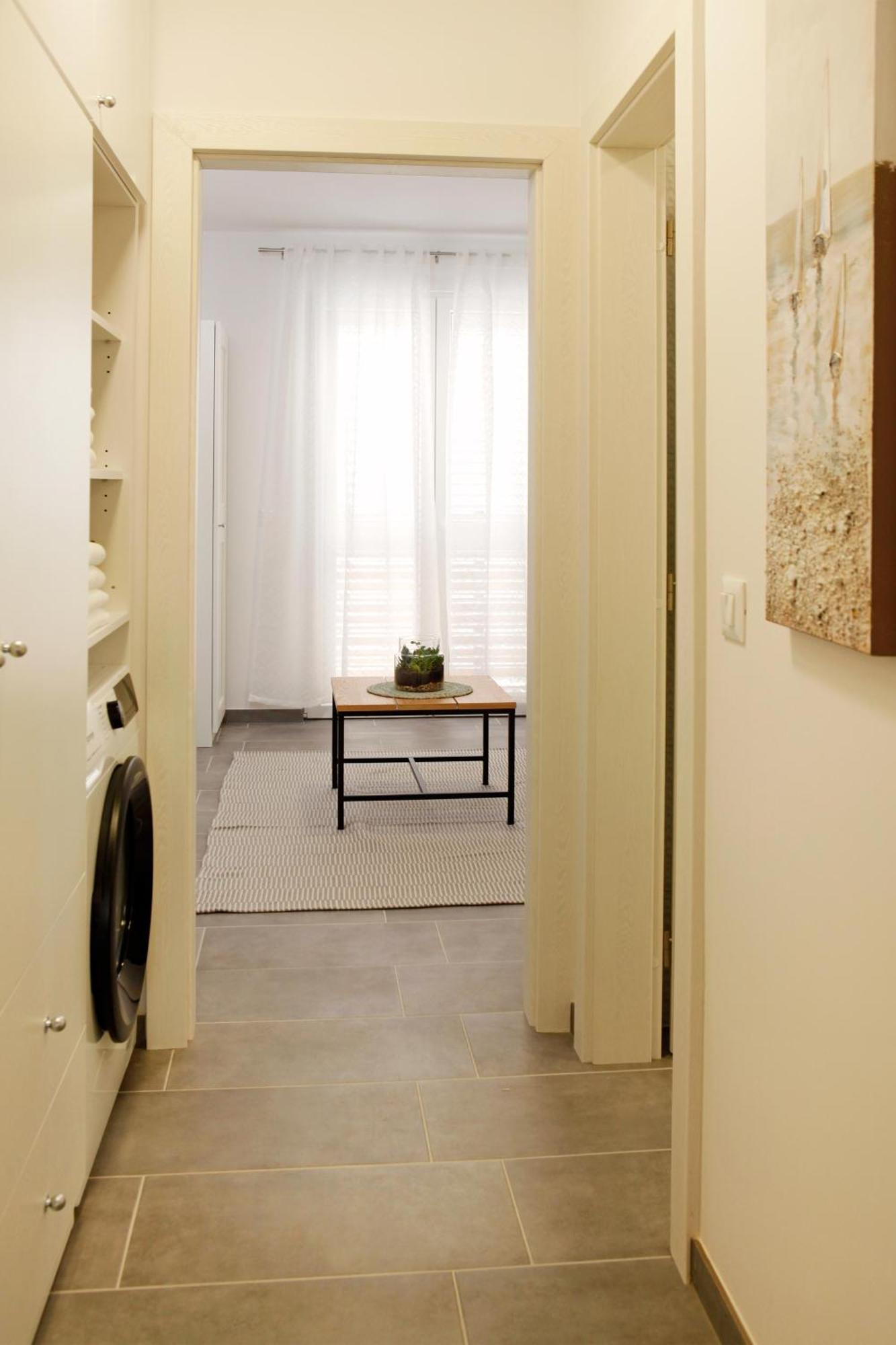 Santa Cruz Apartments Supetar Eksteriør bilde